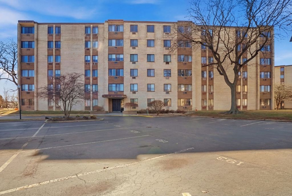 9740 S Pulaski Road 605, Oak Lawn, IL 60453