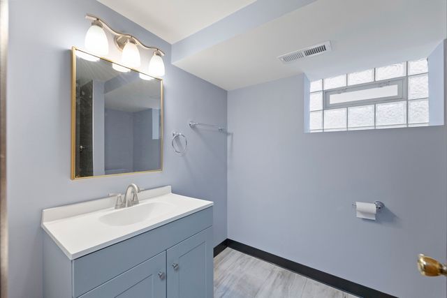 5534 S Natoma Avenue, Chicago, IL 60638