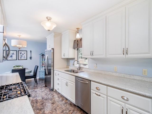 722 24th Avenue N, South Saint Paul, MN 55075