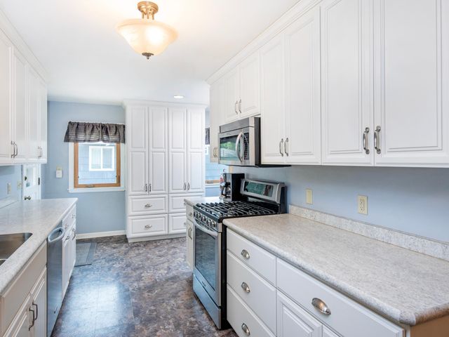 722 24th Avenue N, South Saint Paul, MN 55075