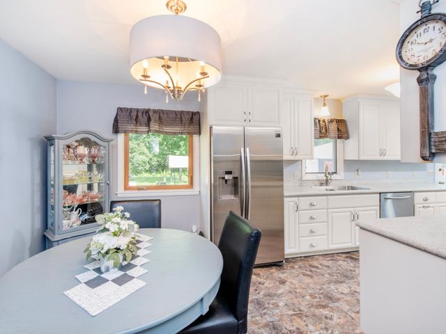 722 24th Avenue N, South Saint Paul, MN 55075