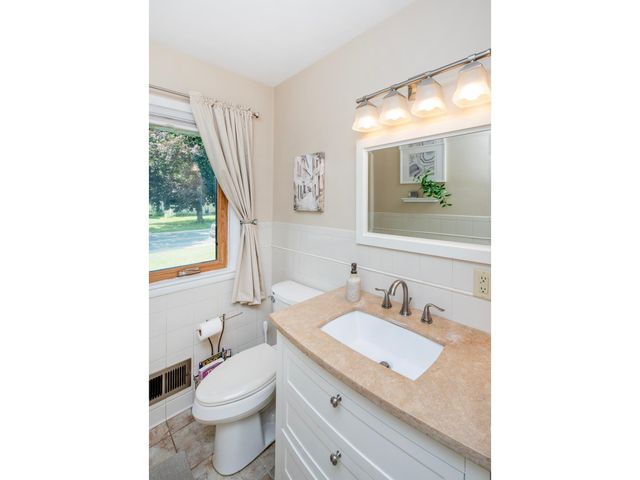 722 24th Avenue N, South Saint Paul, MN 55075