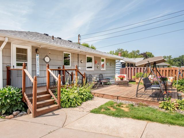 722 24th Avenue N, South Saint Paul, MN 55075