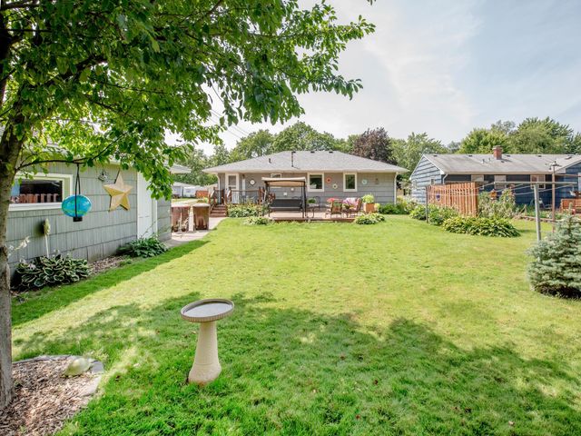 722 24th Avenue N, South Saint Paul, MN 55075