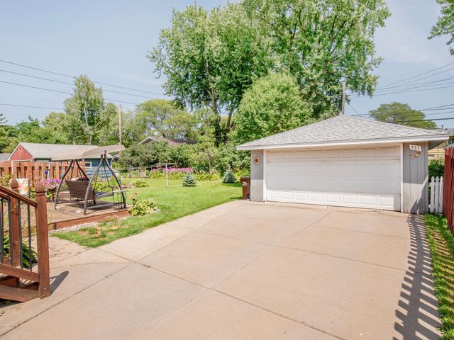 722 24th Avenue N, South Saint Paul, MN 55075