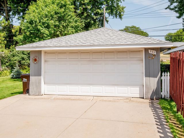 722 24th Avenue N, South Saint Paul, MN 55075
