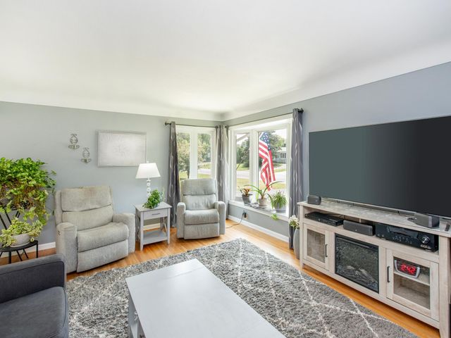 722 24th Avenue N, South Saint Paul, MN 55075