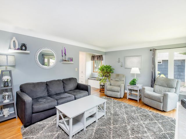 722 24th Avenue N, South Saint Paul, MN 55075