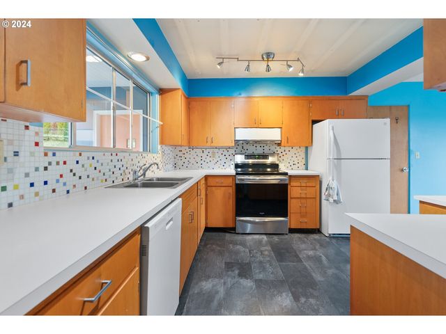 1520 MAIN St, Forest Grove, OR 97116