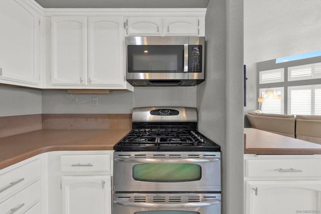 1371 Westminster Pl, Escondido, CA 92027