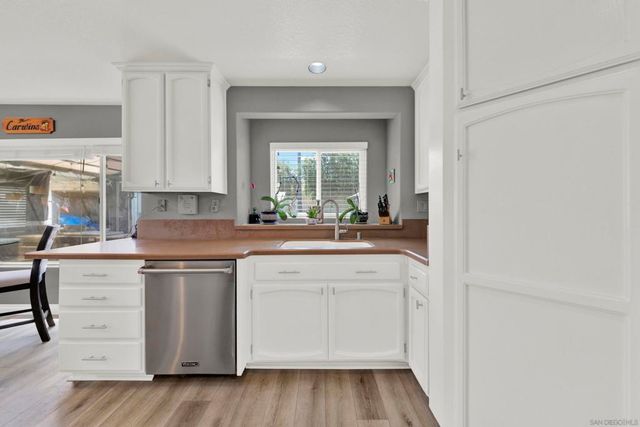 1371 Westminster Pl, Escondido, CA 92027
