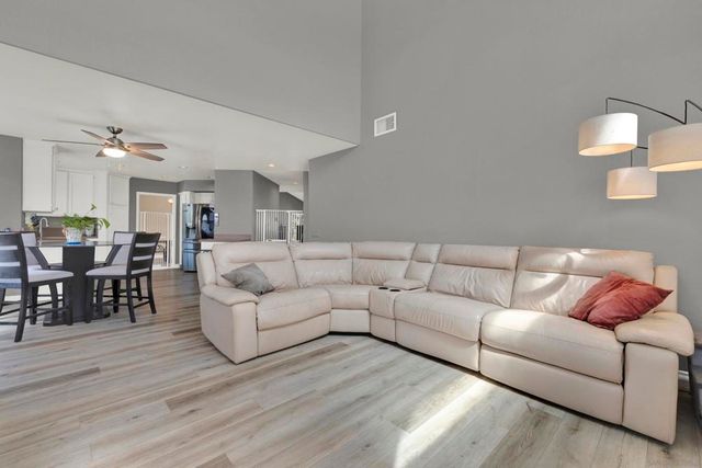 1371 Westminster Pl, Escondido, CA 92027