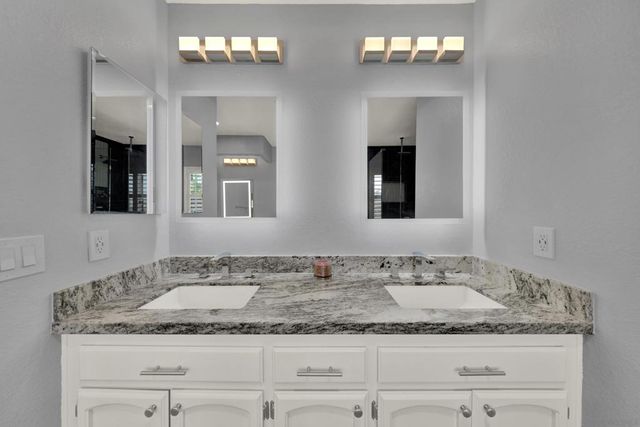 1371 Westminster Pl, Escondido, CA 92027