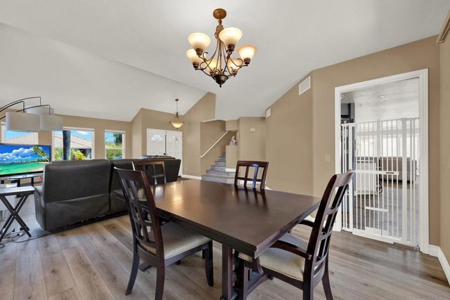 1371 Westminster Pl, Escondido, CA 92027