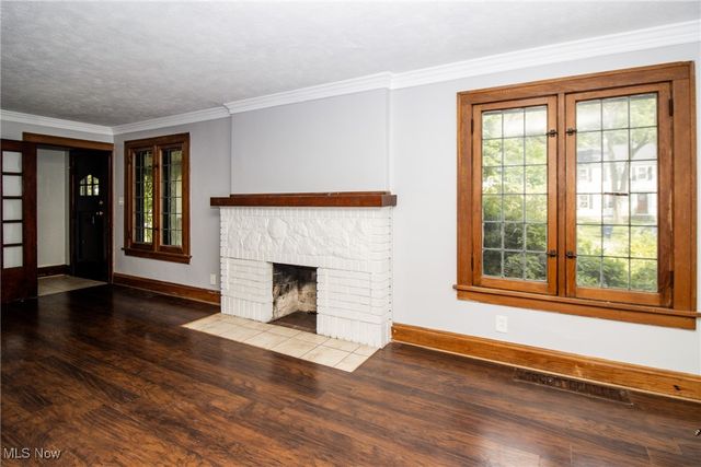 858 Roanoke Road, Cleveland Heights, OH 44121