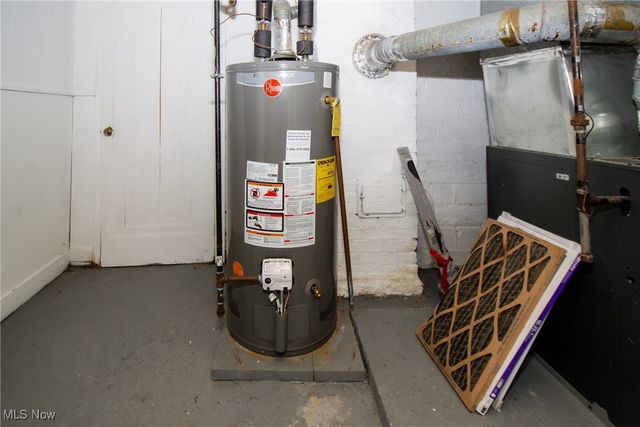 858 Roanoke Road, Cleveland Heights, OH 44121