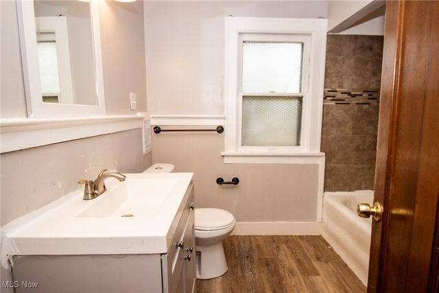 858 Roanoke Road, Cleveland Heights, OH 44121