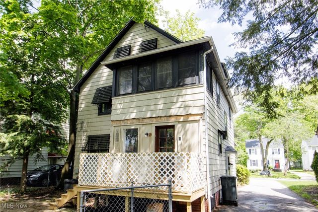858 Roanoke Road, Cleveland Heights, OH 44121