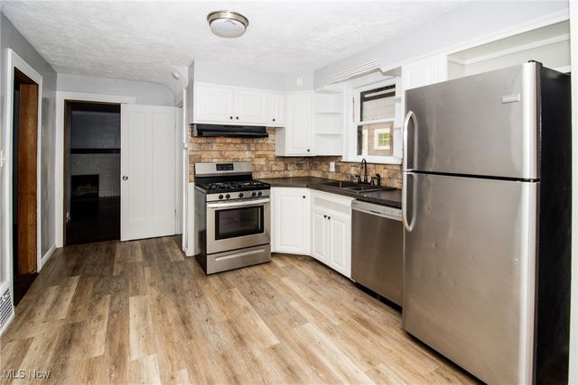 858 Roanoke Road, Cleveland Heights, OH 44121