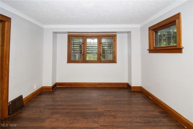 858 Roanoke Road, Cleveland Heights, OH 44121