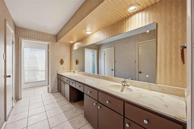 1823 Hilton Head Drive, Missouri City, TX 77459