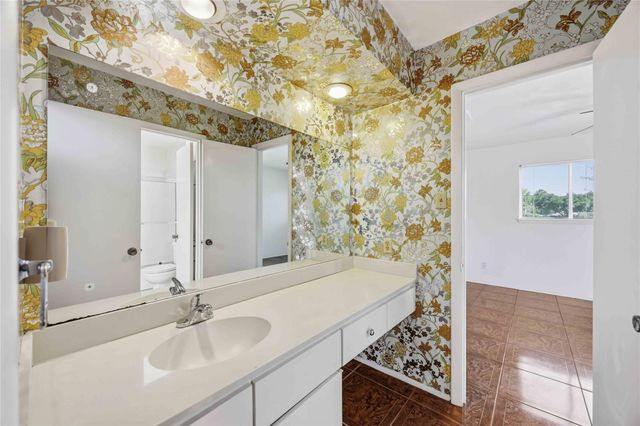 1823 Hilton Head Drive, Missouri City, TX 77459