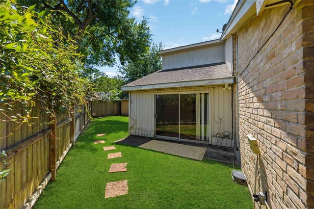 1823 Hilton Head Drive, Missouri City, TX 77459