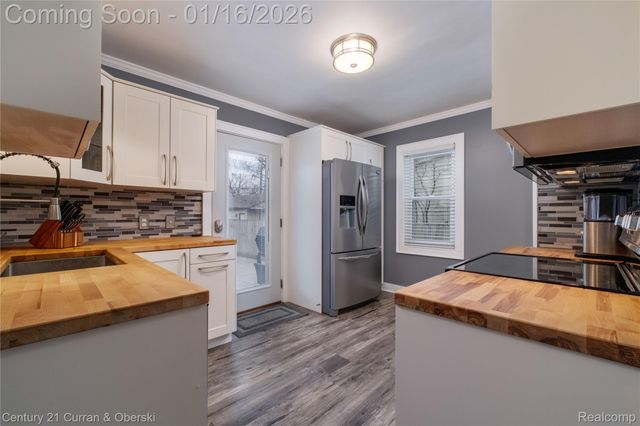 3026 N Vermont Avenue, Royal Oak, MI 48073