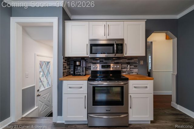 3026 N Vermont Avenue, Royal Oak, MI 48073