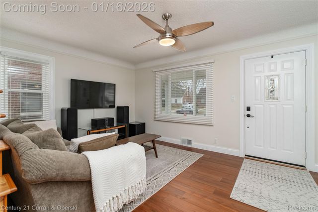 3026 N Vermont Avenue, Royal Oak, MI 48073