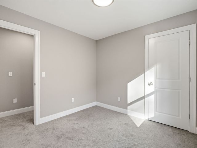 477 Washington Street 477, Haverhill, MA 01832