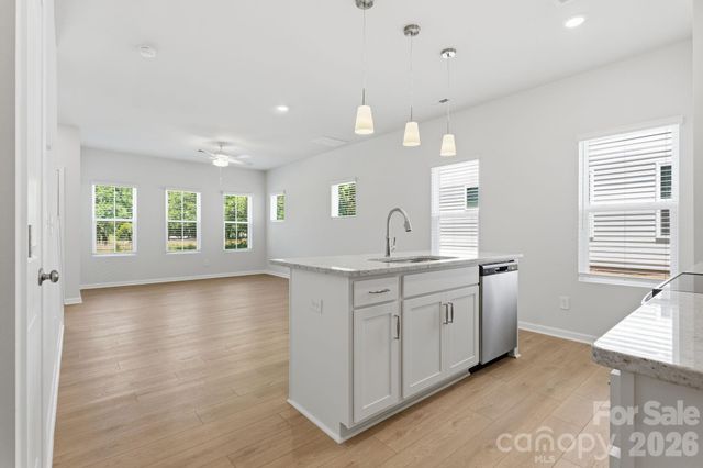 4618 Lakeview Road, Charlotte, NC 28216