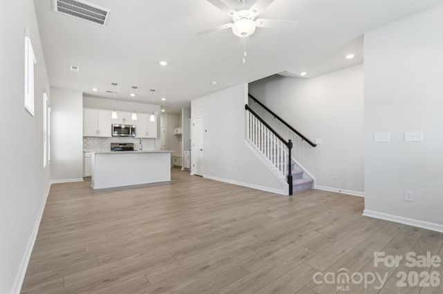 4618 Lakeview Road, Charlotte, NC 28216