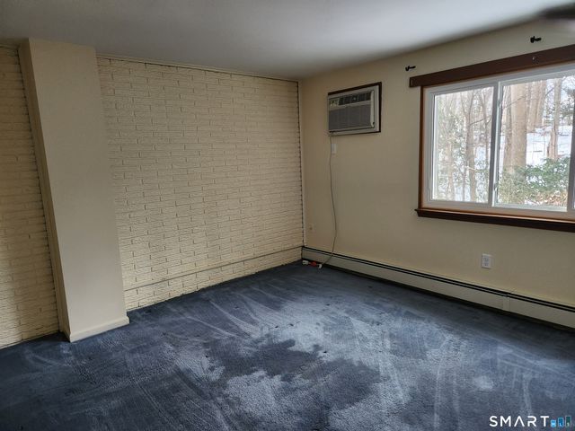 83 Churchill Way 83, Newington, CT 06111