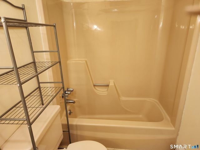 83 Churchill Way 83, Newington, CT 06111