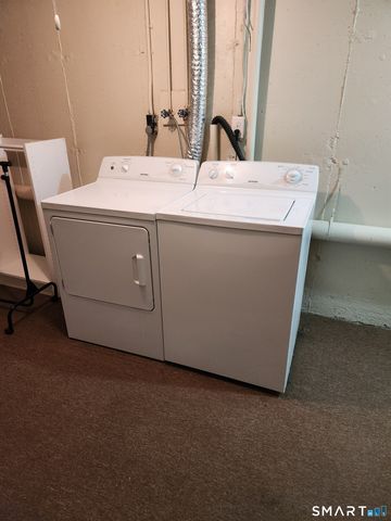 83 Churchill Way 83, Newington, CT 06111