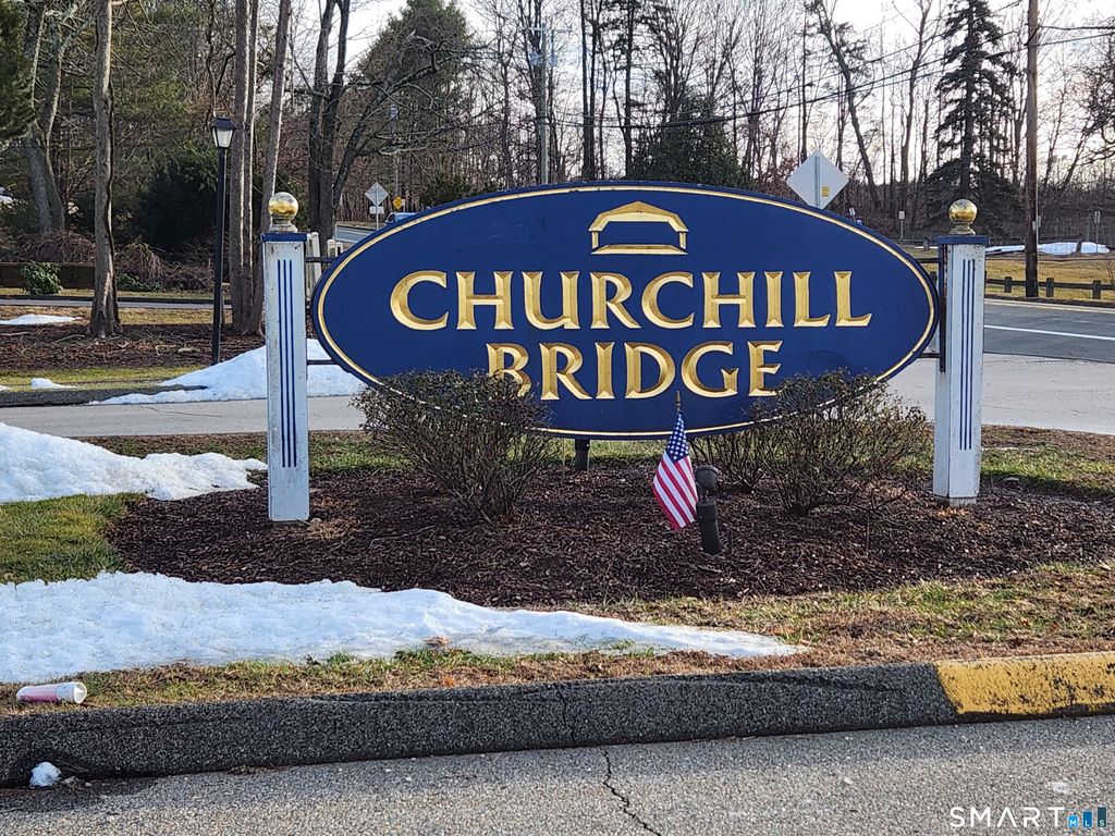 83 Churchill Way 83, Newington, CT 06111