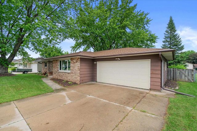 1504 COMMANCHE AVENUE, Green Bay, WI 54313