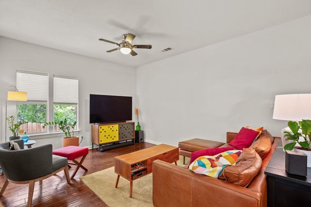 2111 E 8th ST, Austin, TX 78702