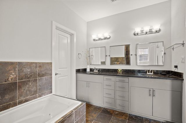 2111 E 8th ST, Austin, TX 78702