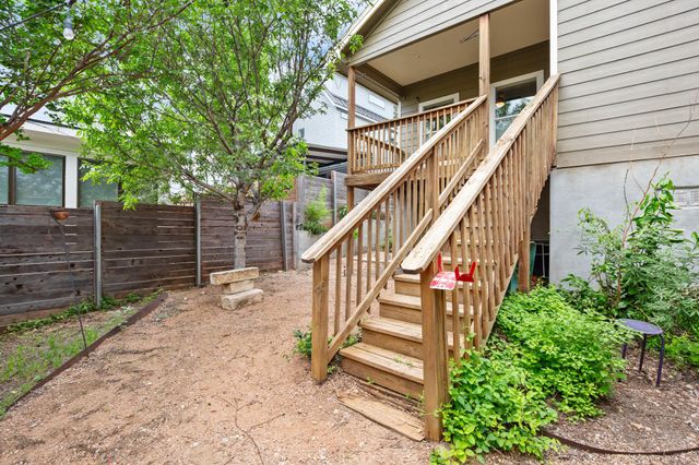 2111 E 8th ST, Austin, TX 78702