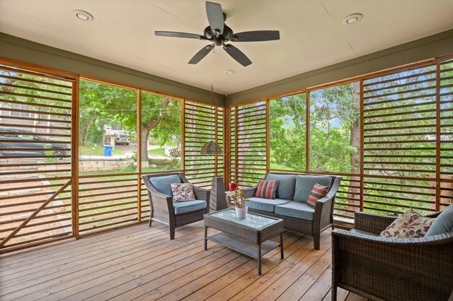 2111 E 8th ST, Austin, TX 78702