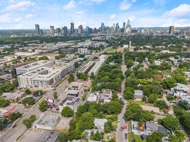 2111 E 8th ST, Austin, TX 78702