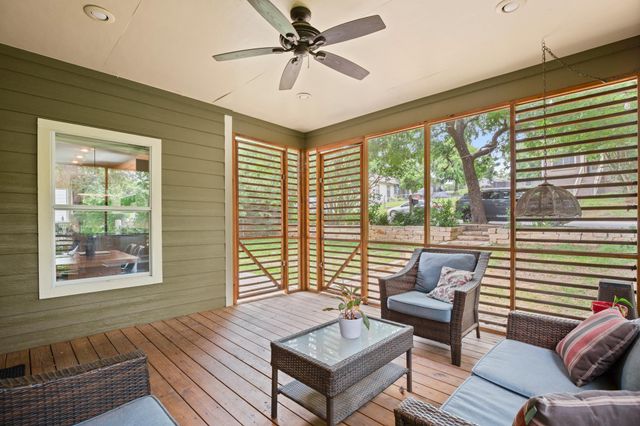 2111 E 8th ST, Austin, TX 78702