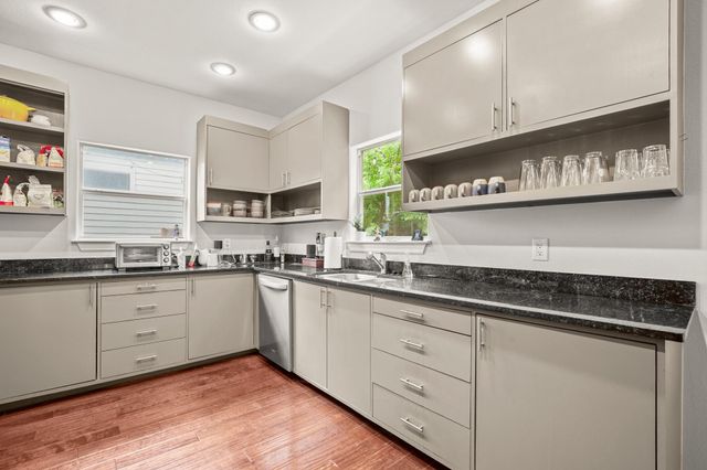 2111 E 8th ST, Austin, TX 78702