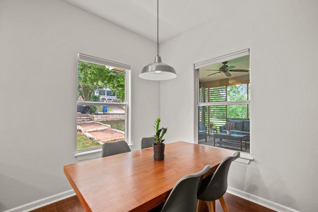 2111 E 8th ST, Austin, TX 78702