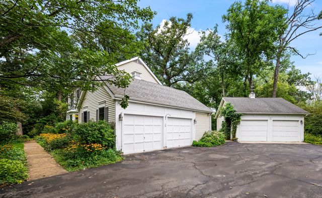 2690 Crestwood Lane, Riverwoods, IL 60015