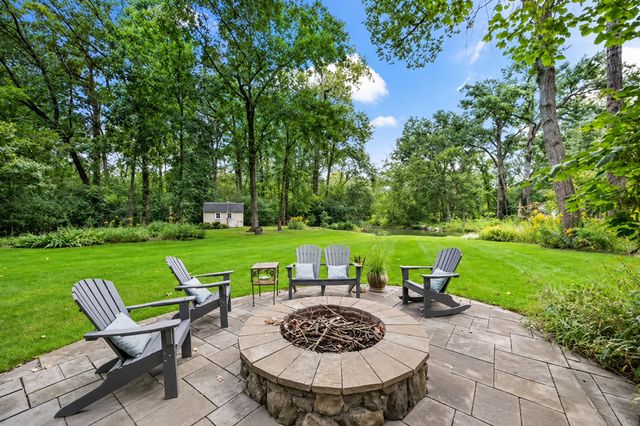 2690 Crestwood Lane, Riverwoods, IL 60015