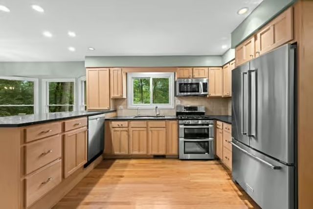 2690 Crestwood Lane, Riverwoods, IL 60015