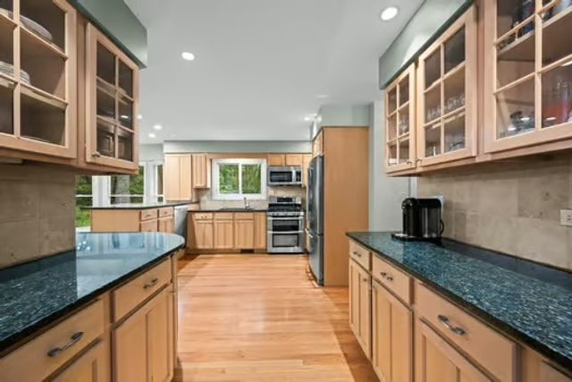 2690 Crestwood Lane, Riverwoods, IL 60015